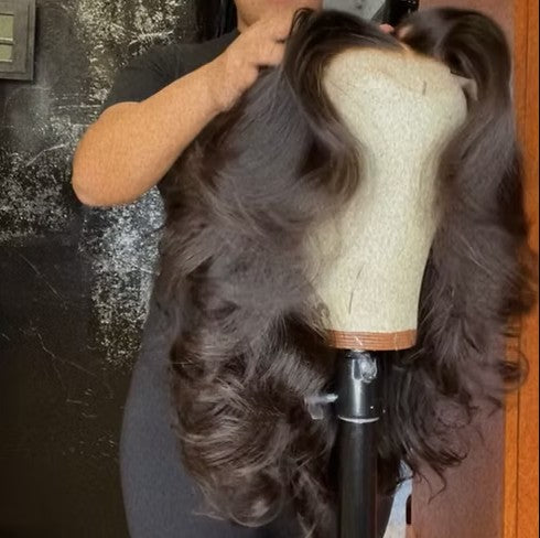 Middle Part w. Barrel Curls HD lace 16in